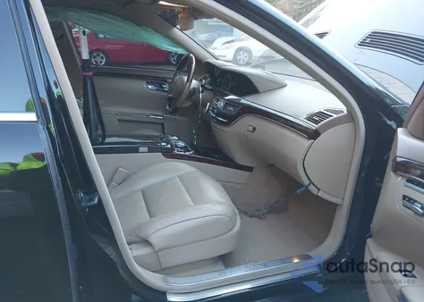 2012 Mercedes-Benz S 550 4Matic z USA, uszkodzony, nr VIN WDDNG9EB3CA433879